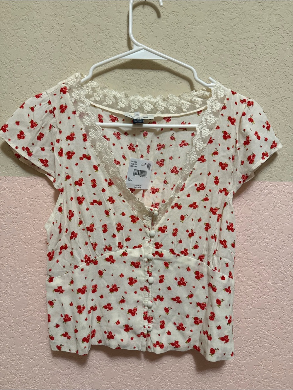 American Eagle Cream Floral Button-Front Lace Trim Top
